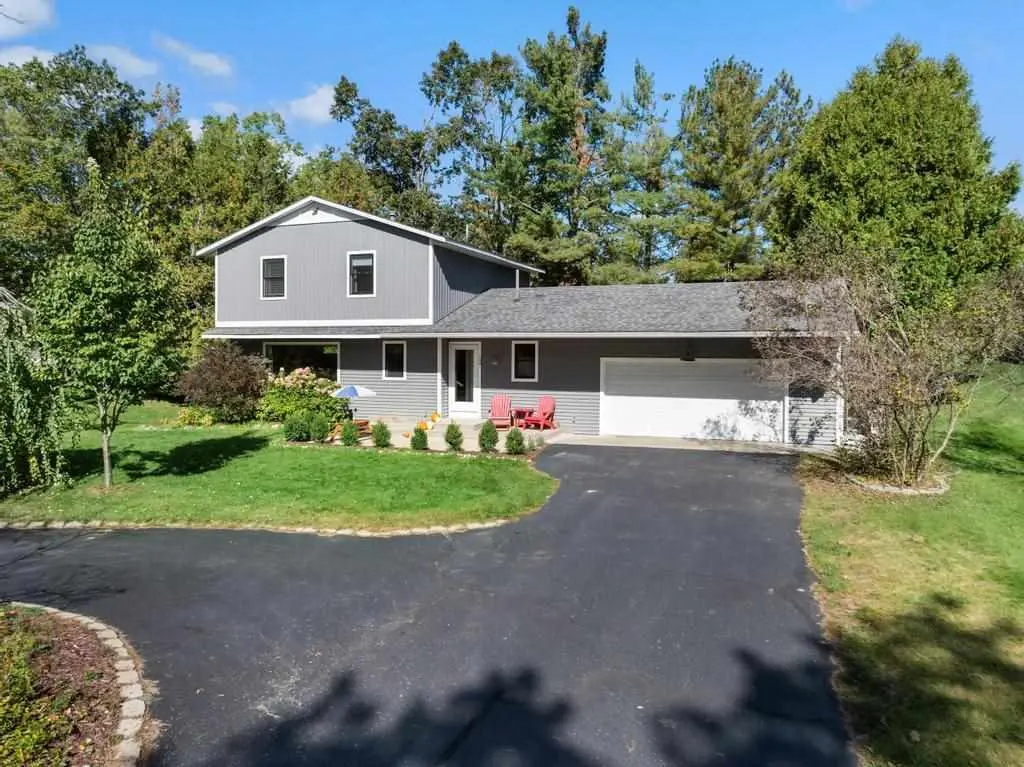 540 W Summit Street, Harbor Springs