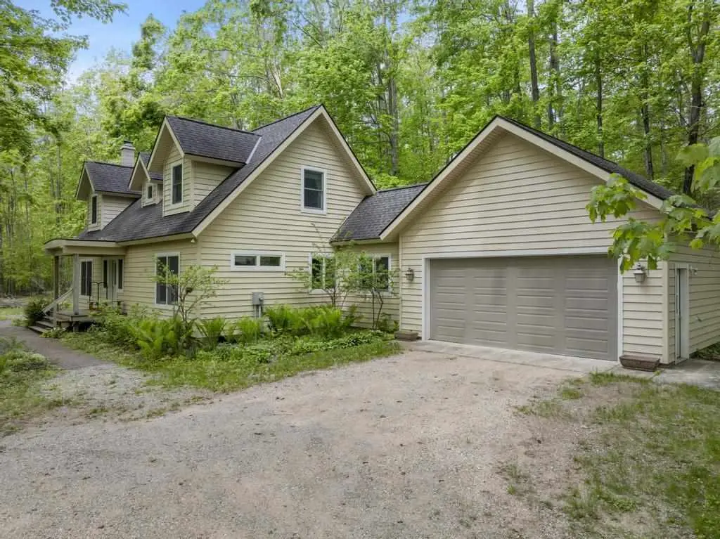 2508 Terpening Road, Harbor Springs