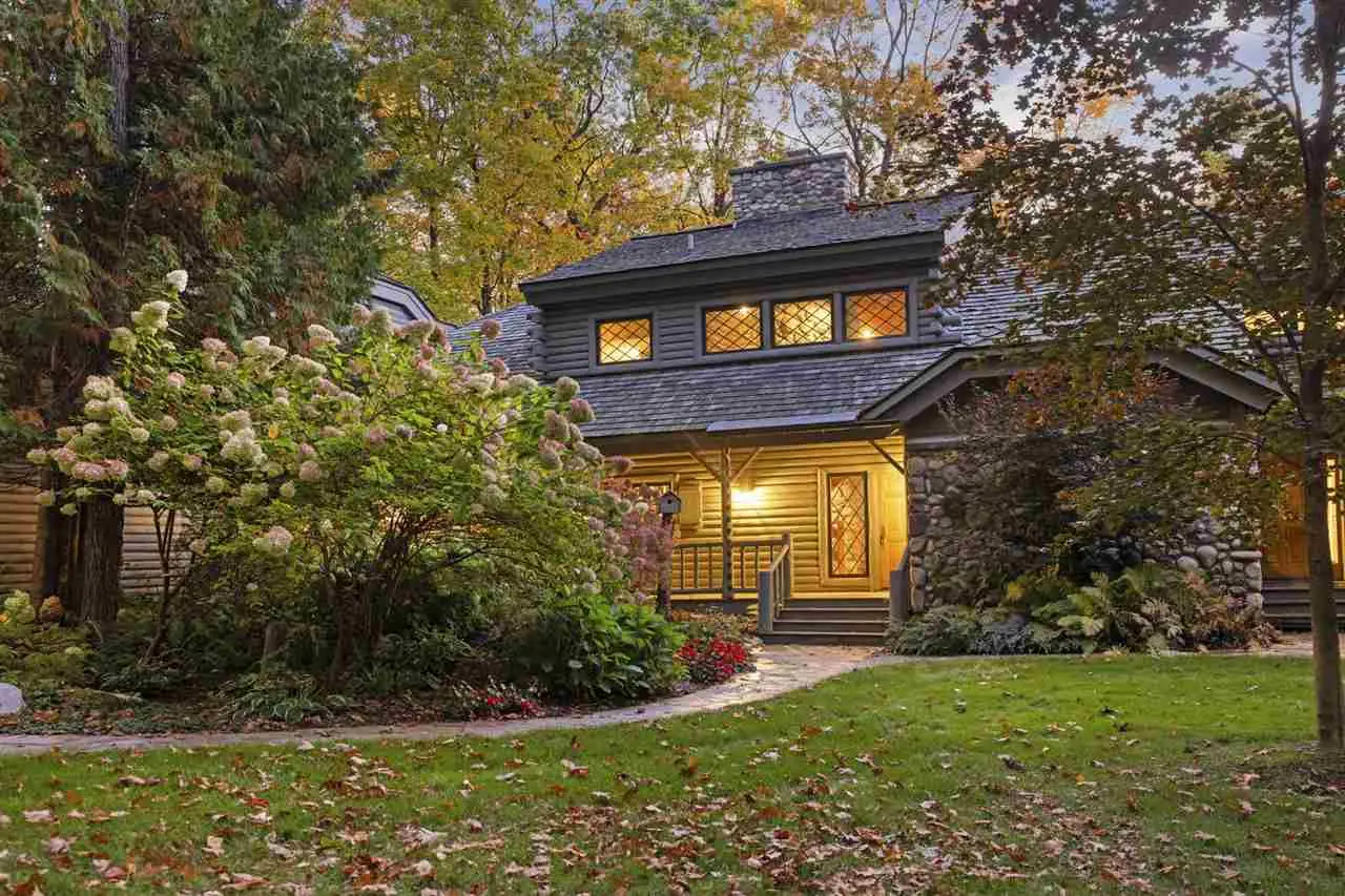 1442 Indian Point Road, Brutus