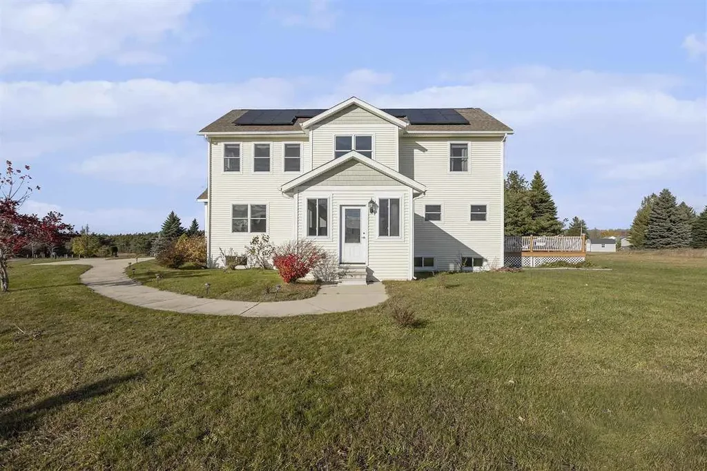 7645 Bay Meadow Drive, Harbor Springs