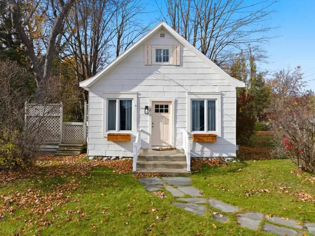 685 Harrison Street, Harbor Springs