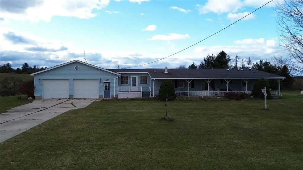 11957 Jolliffe Road, Charlevoix
