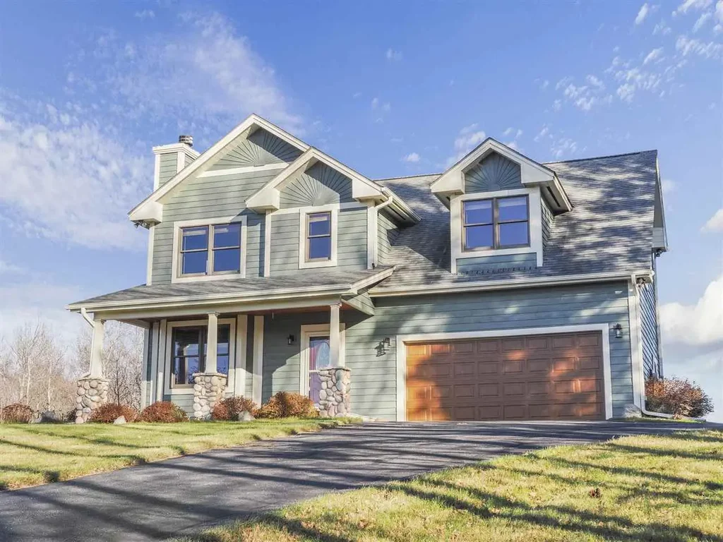 9865 Paradise Hills Drive, Central Lake