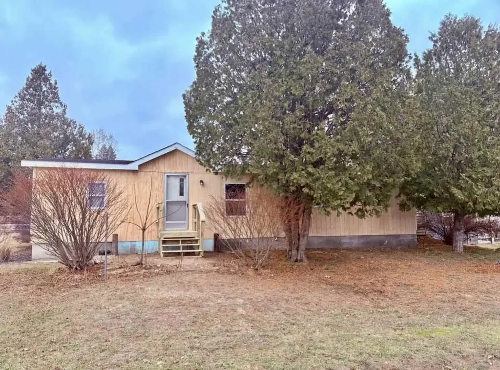 315 Elm Street, East Jordan