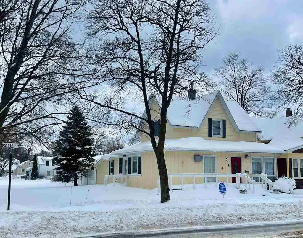 507 State Street, Charlevoix