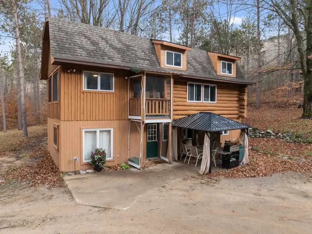 3718 Click Road, Petoskey