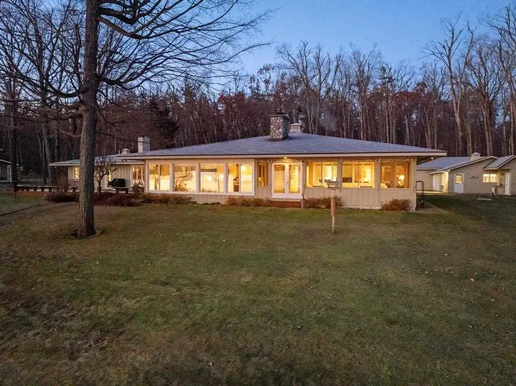 1830 Indian Point Road, Brutus