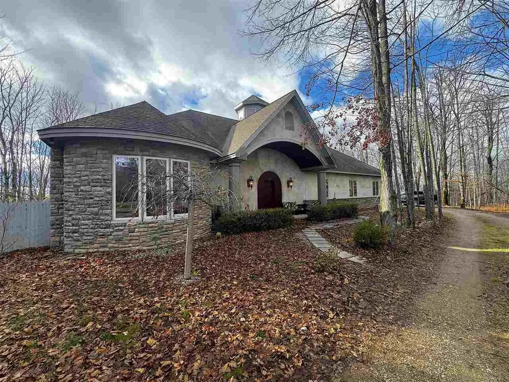 4402 Mountainview Trail, Boyne Falls