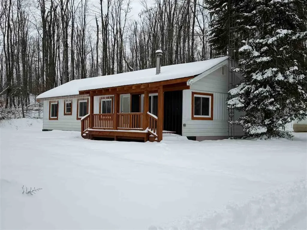 201 Magee Road, Boyne Falls