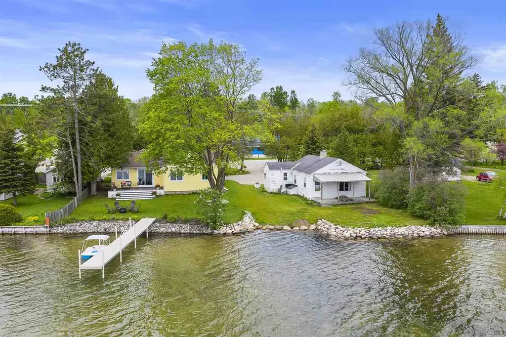 4760 Oden Road, Alanson