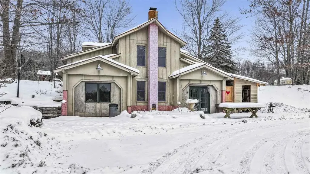 3859 Powers Rd, Alanson