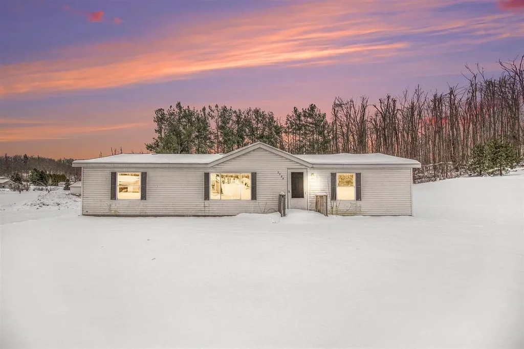 2755 Crestview, Petoskey