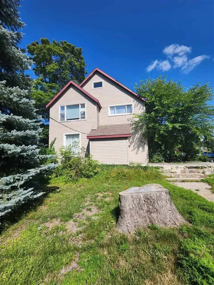 302 N Center Avenue 2, Gaylord