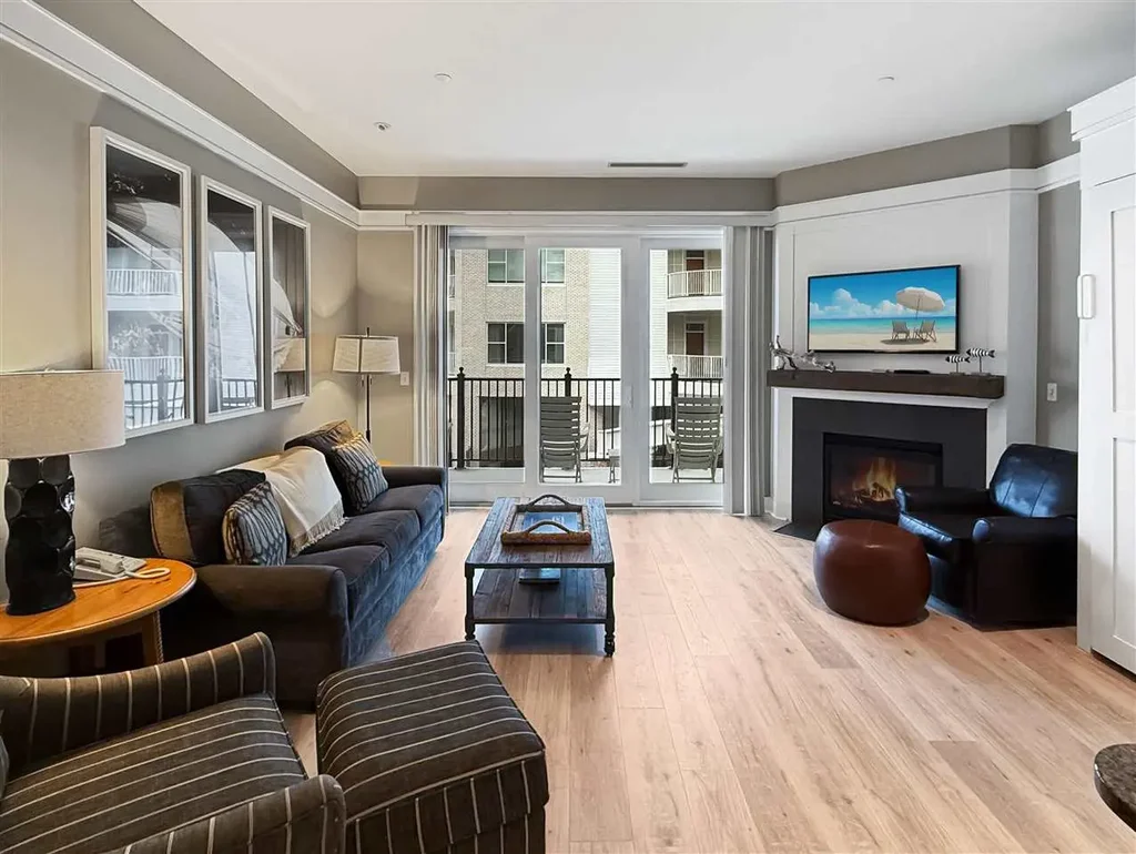 4205 Main Street 42, Bay Harbor