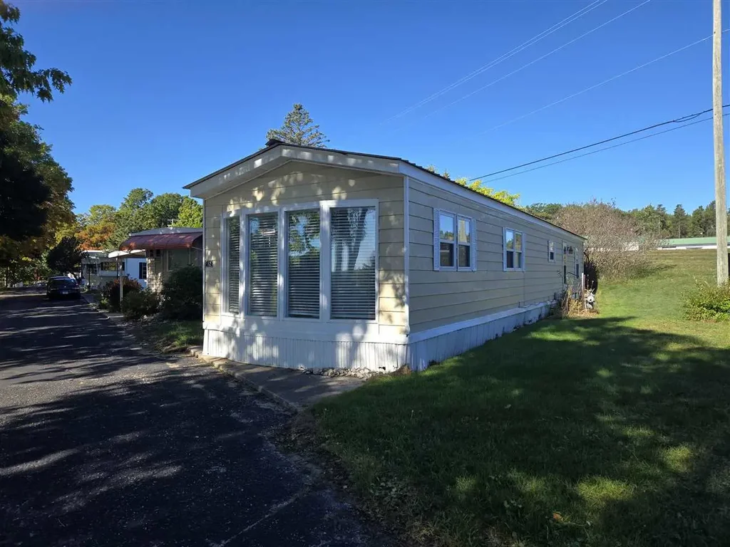 12600 Lake Terrace #12 #12, Charlevoix