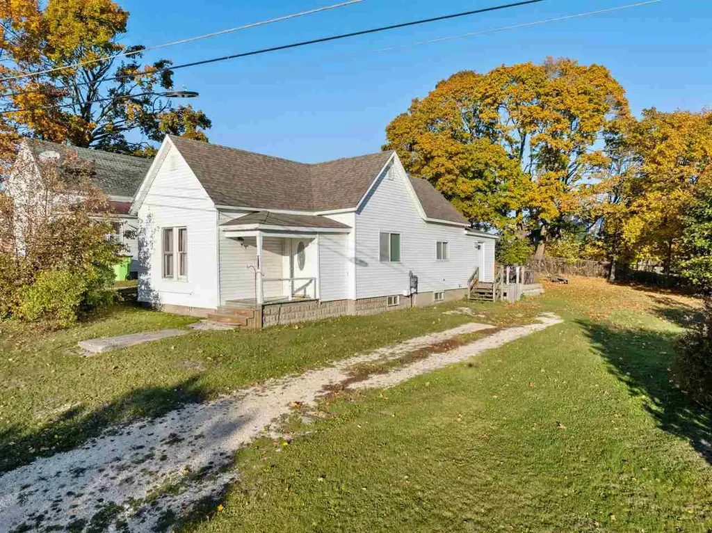 265 Abe Street, St. Ignace