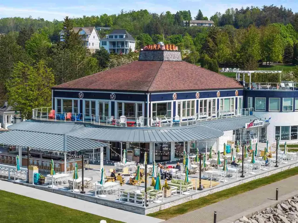 824 Vista Drive, Bay Harbor