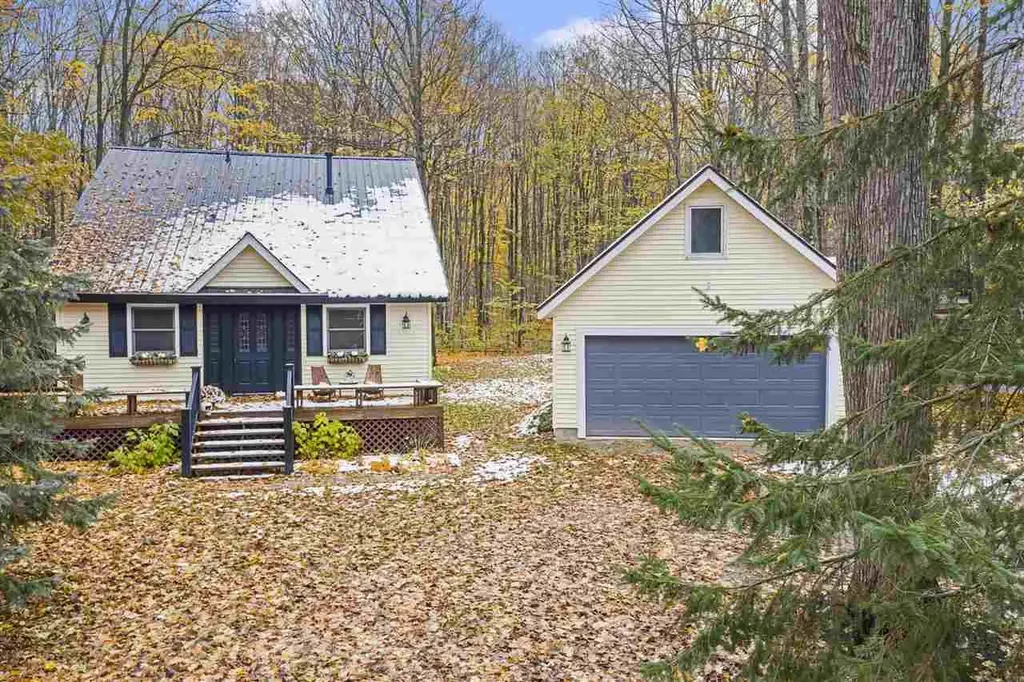 01006 S Slashing Road, Boyne Falls