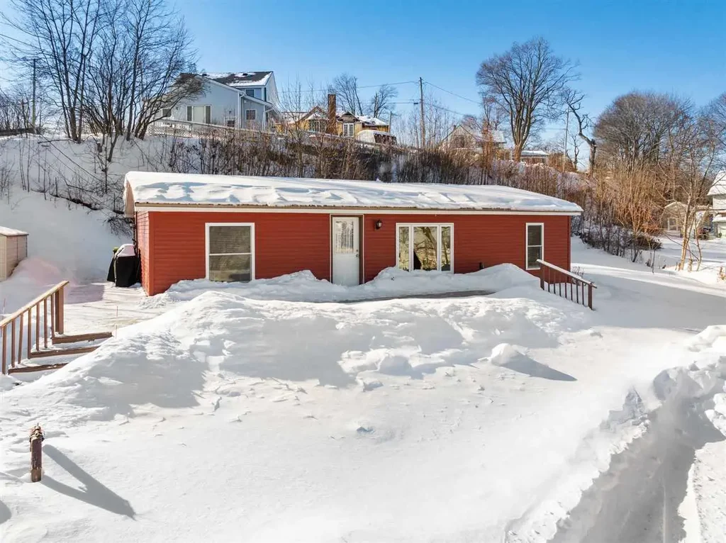 404 Ellsworth Street, St. Ignace