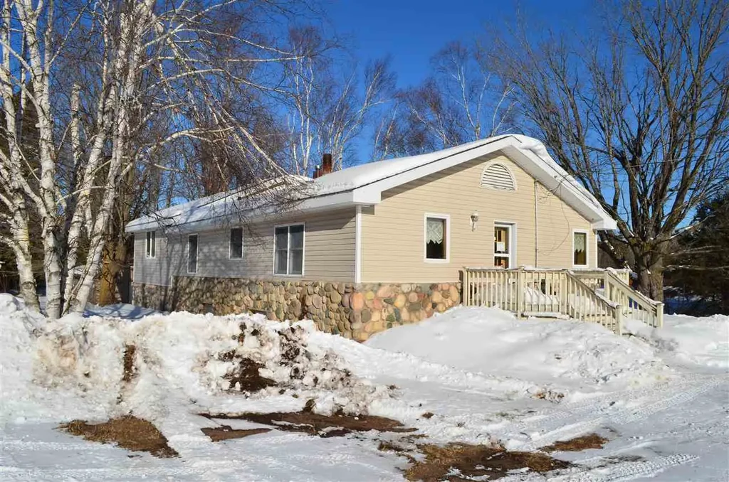 6105 Us 31 Highway, Levering