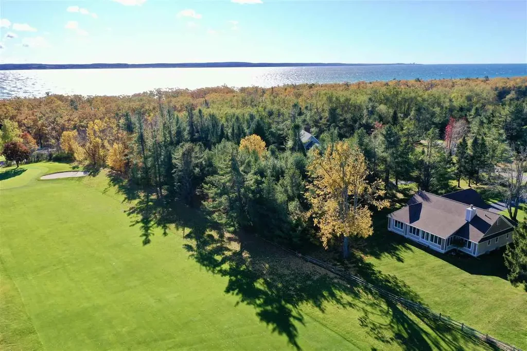 7915 Marion, Harbor Springs