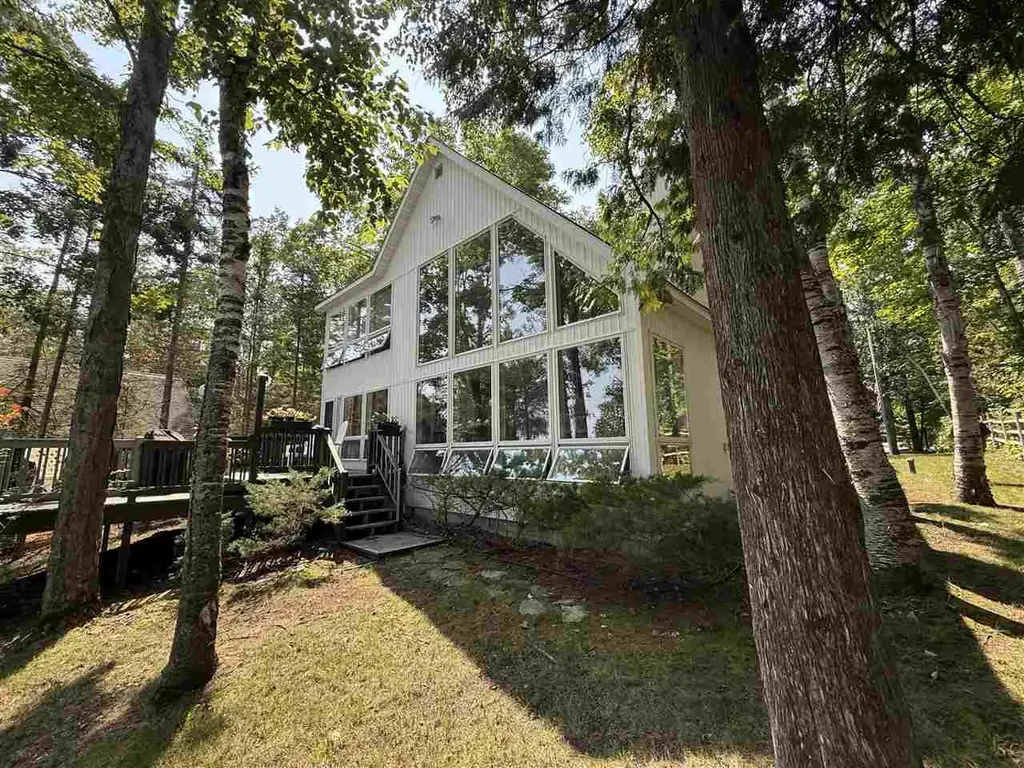 6403 Nine Mile Pt Drive, Charlevoix