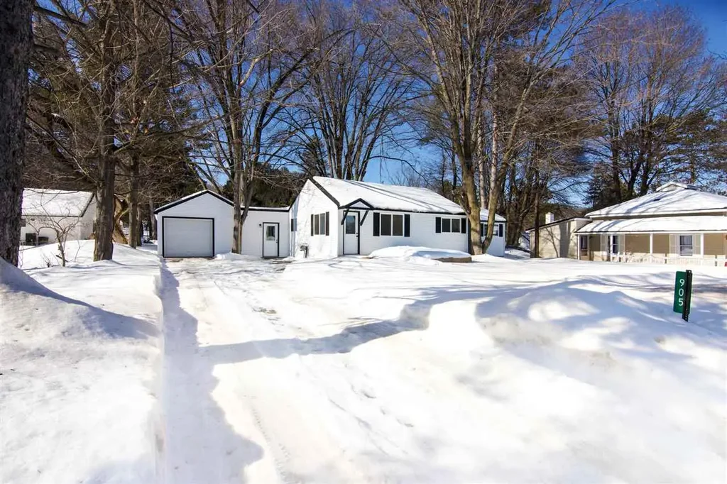 905 N Bridge Street, Bellaire