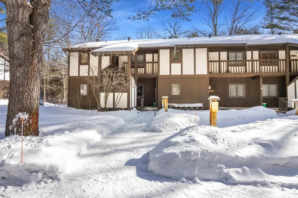 6865 Pinebrook 9, Bellaire