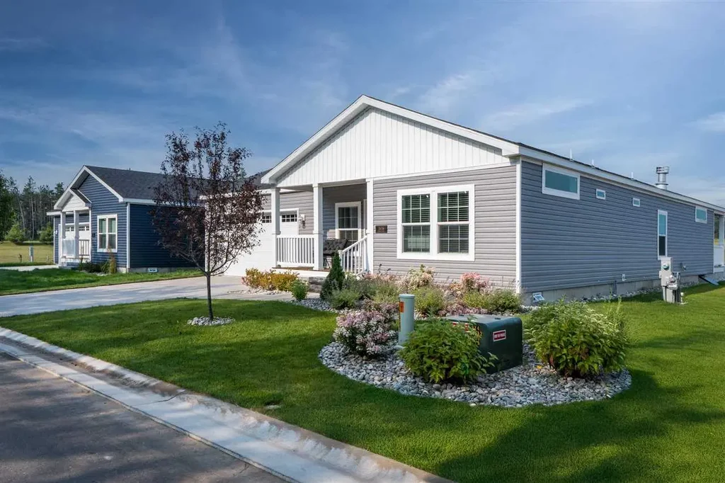 1616 Pond Circle 65, Petoskey