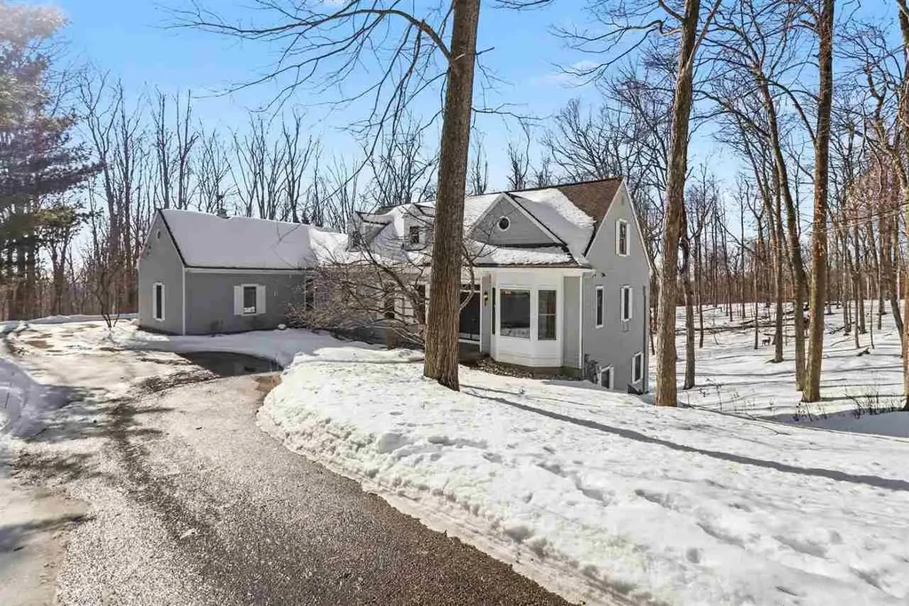 1838 Bluff's Edge, Harbor Springs