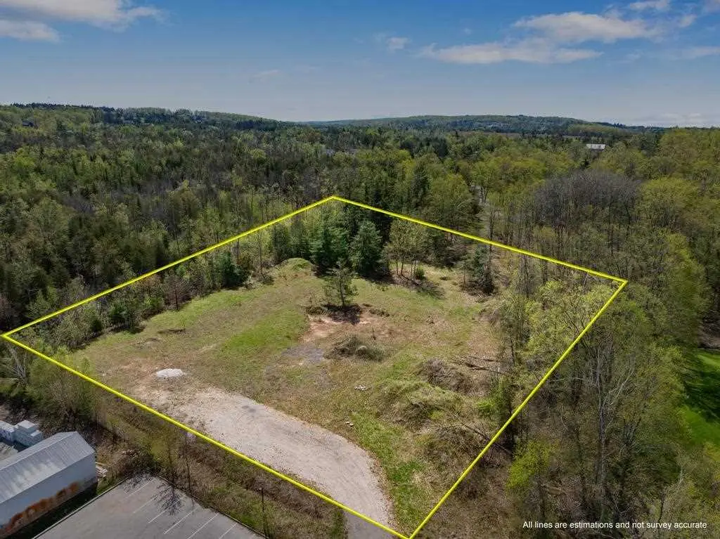 1256 Pirates Way, Petoskey