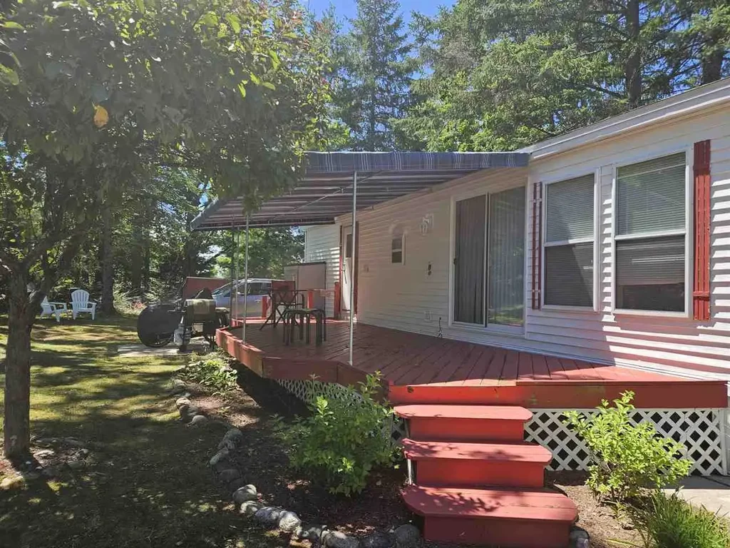 6672 San Juan #80, Alanson