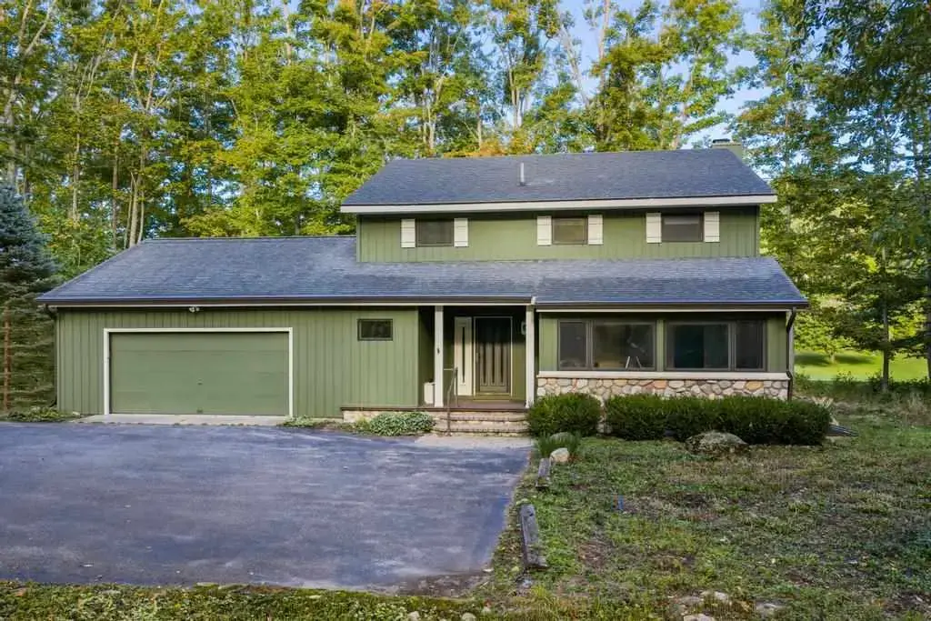 2364 Pinecrest, Harbor Springs