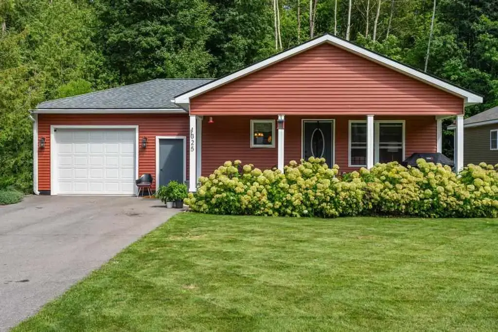 1325 Pleasant Avenue, Boyne City