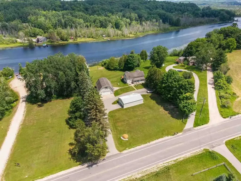 9412 Six Mile Lake Road, Ellsworth