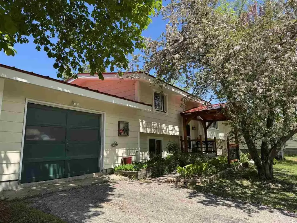 17314 Cobbs Highway, Onaway