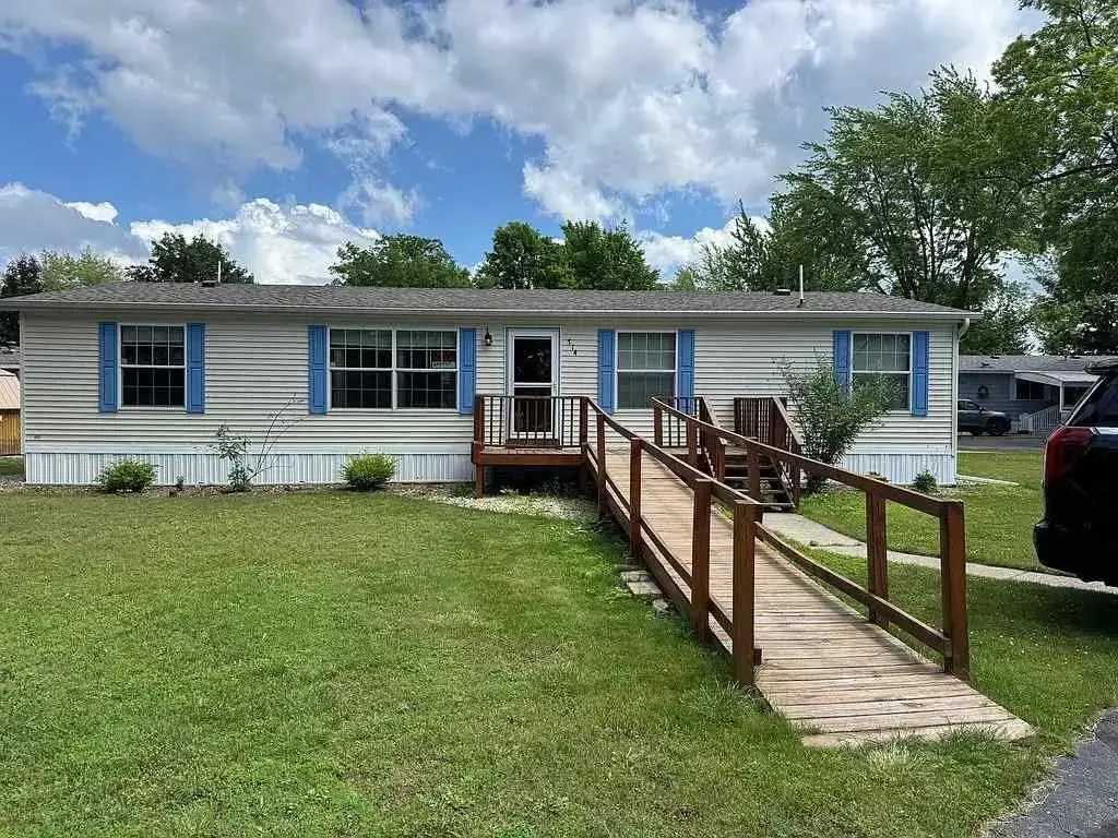 714 Golfview Circle, Elk Rapids