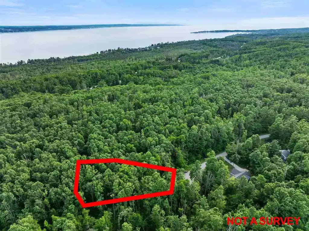 557 Arcadia Drive, Harbor Springs