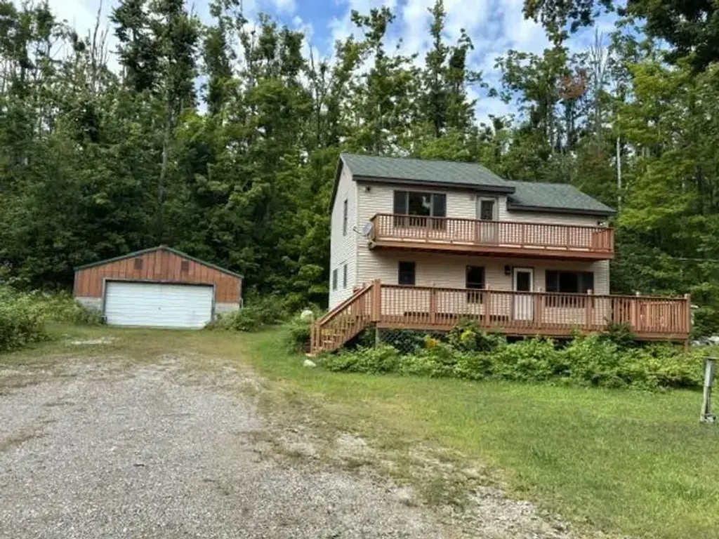 444 Sawyer, Gaylord