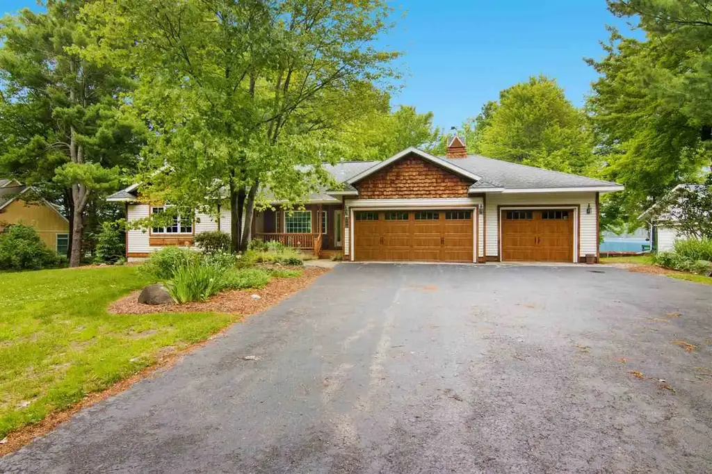 9506 Lakeside Drive, Alden