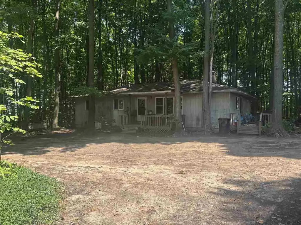 3312 Knipe Road, Central Lake