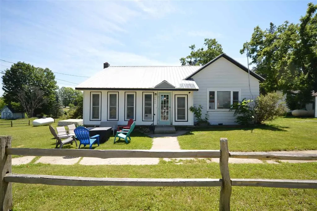 5924 Elm Street, Alba
