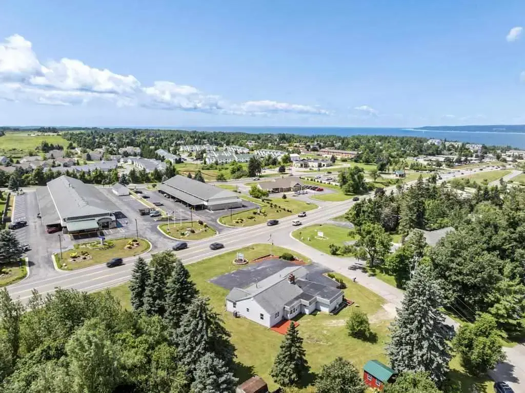 1414 Kilborn Dr, Petoskey