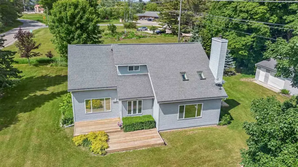 5990 Forest Ave., Harbor Springs