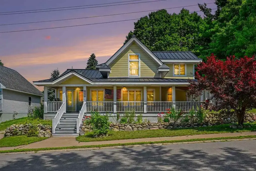 7626 E State Street, Central Lake