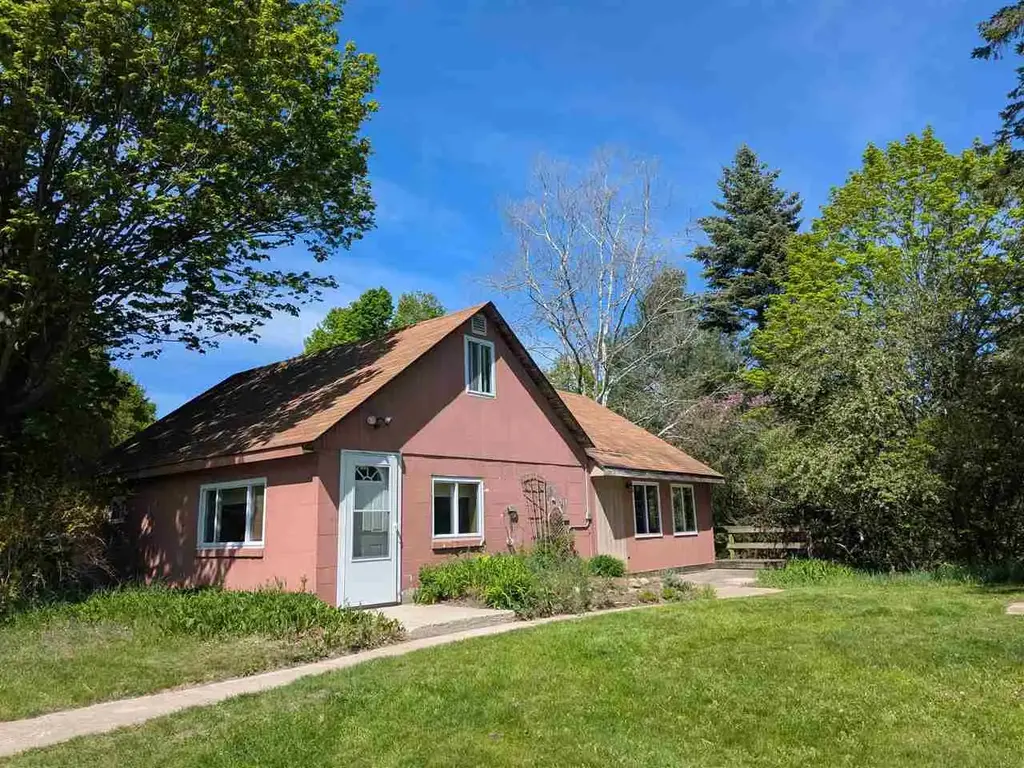 8828 Roberts Road, Central Lake