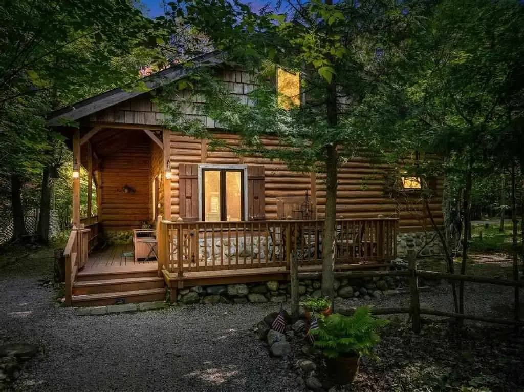 9770 Hemlock Trail, Harbor Springs