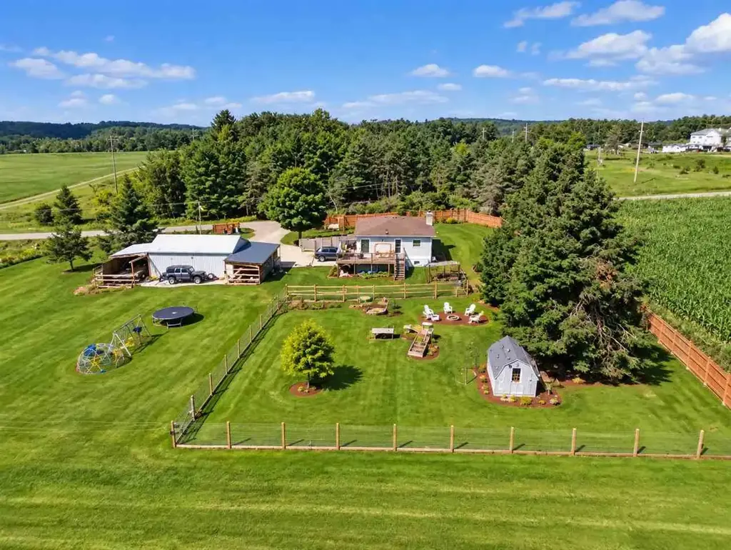 1705 Mcdougal Rd., Petoskey