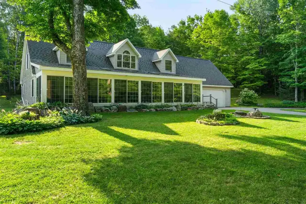 8324 Valley Road, Levering
