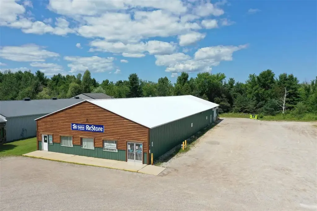 9385 N Straits Highway, Cheboygan